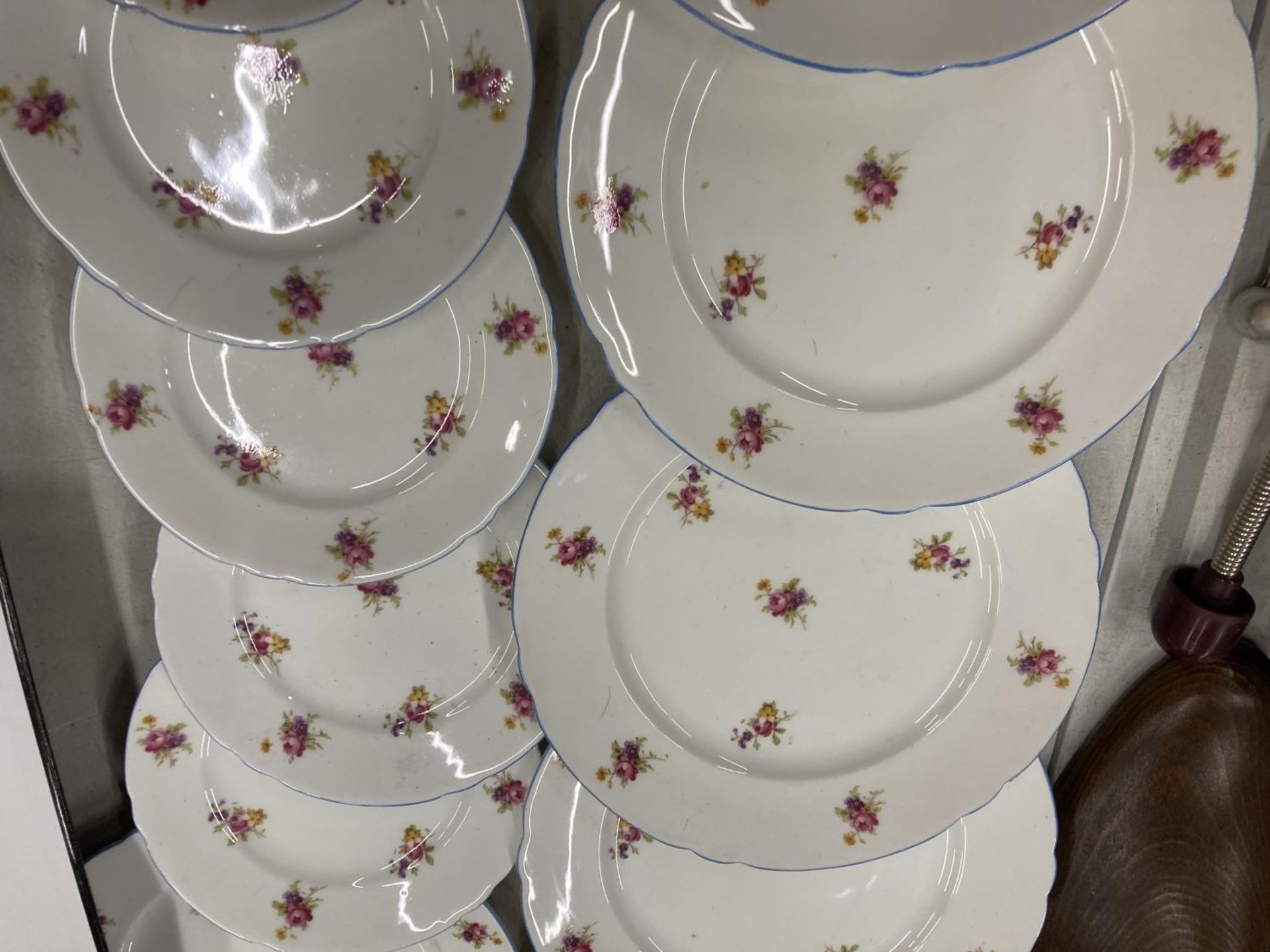A QUANTITY OF SHELLEY CHINA PLATES WITH A DELICATE FLORAL PATTERN - 12 IN TOTAL - Image 2 of 3