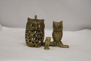 THREE BRASS OWLS, LARGEST 13CM