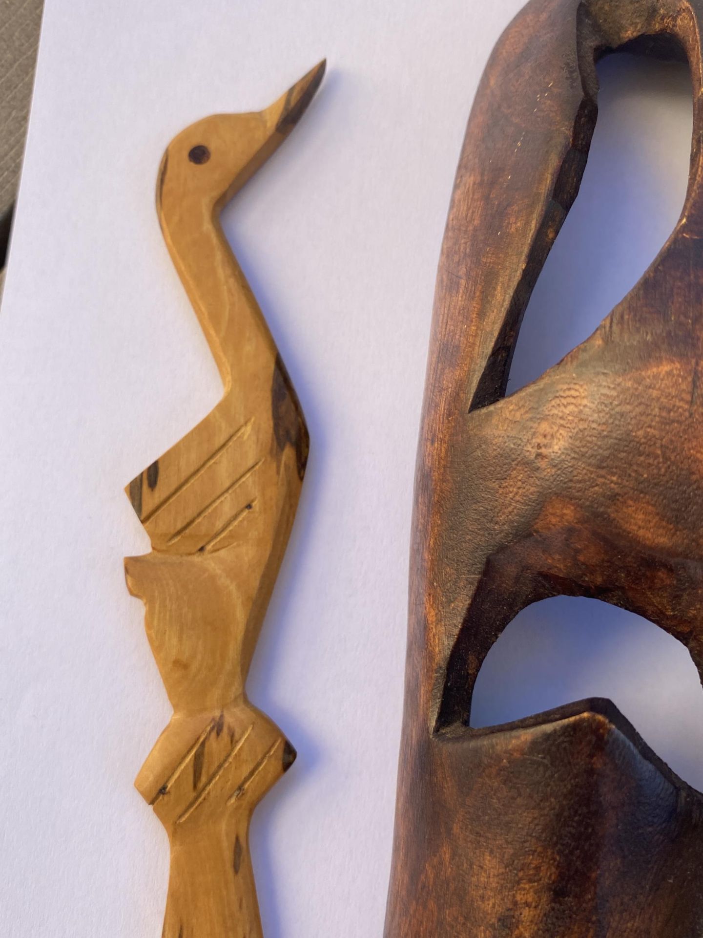 THREE AFRICAN TRIBAL ITEMS - WOODEN MASK, ELEPHANT CARVED WOODEN LETTER OPENER AND DUCK EXAMPLE, - Bild 5 aus 7