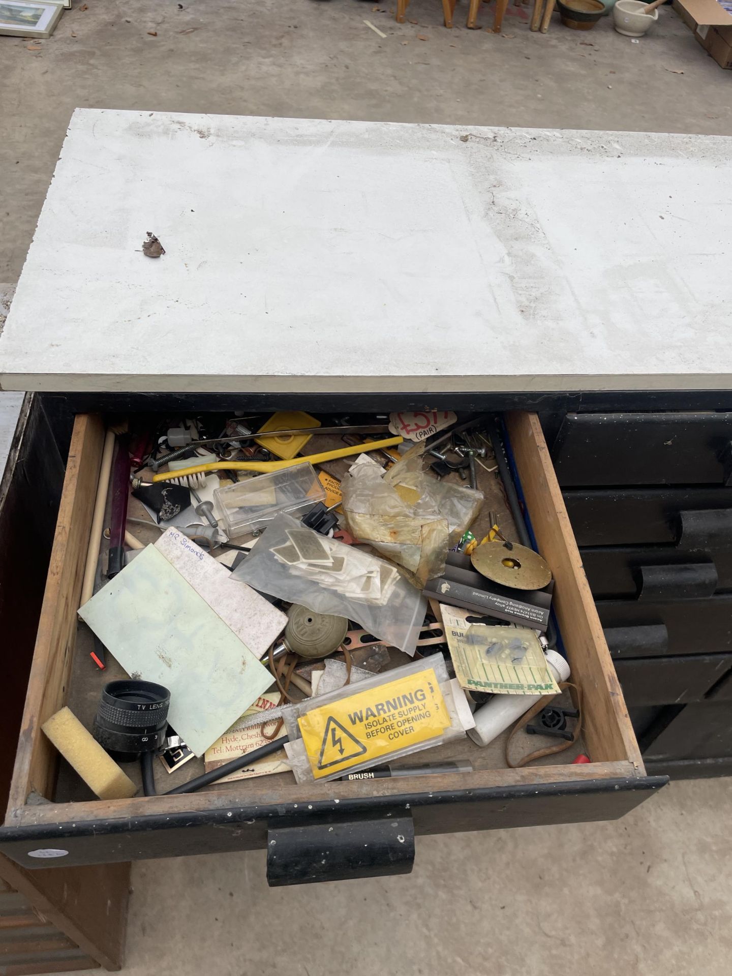 A VINTAGE 27 DRAWER HABERDASHERY CABINET WITH 25 SHORT DRAWERS AND TWO BOTTOM SLIDING DRAWERS, - Bild 4 aus 7