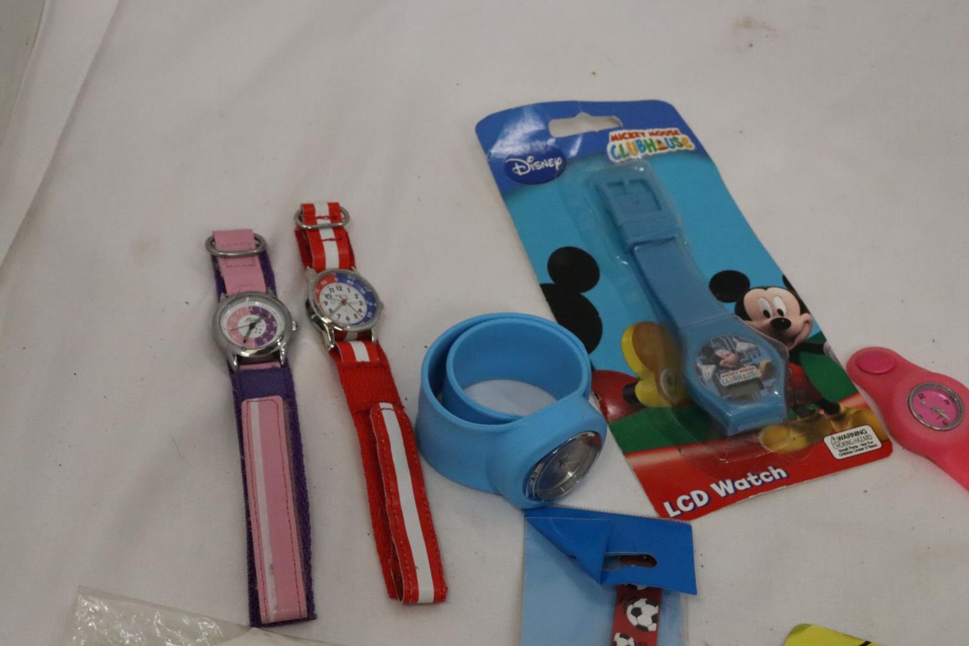 A LARGE QUANTITY OF WRISTWATCHES TO INCLUDE CHILDREN'S AS NEW IN PACKS - Image 3 of 4