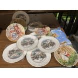 A QUANTITY OF COLLECTORS PLATES TO INCLUDE CHRISTMAS, HORSES, WEDGWOOD, SPODE, COALPORT ETC