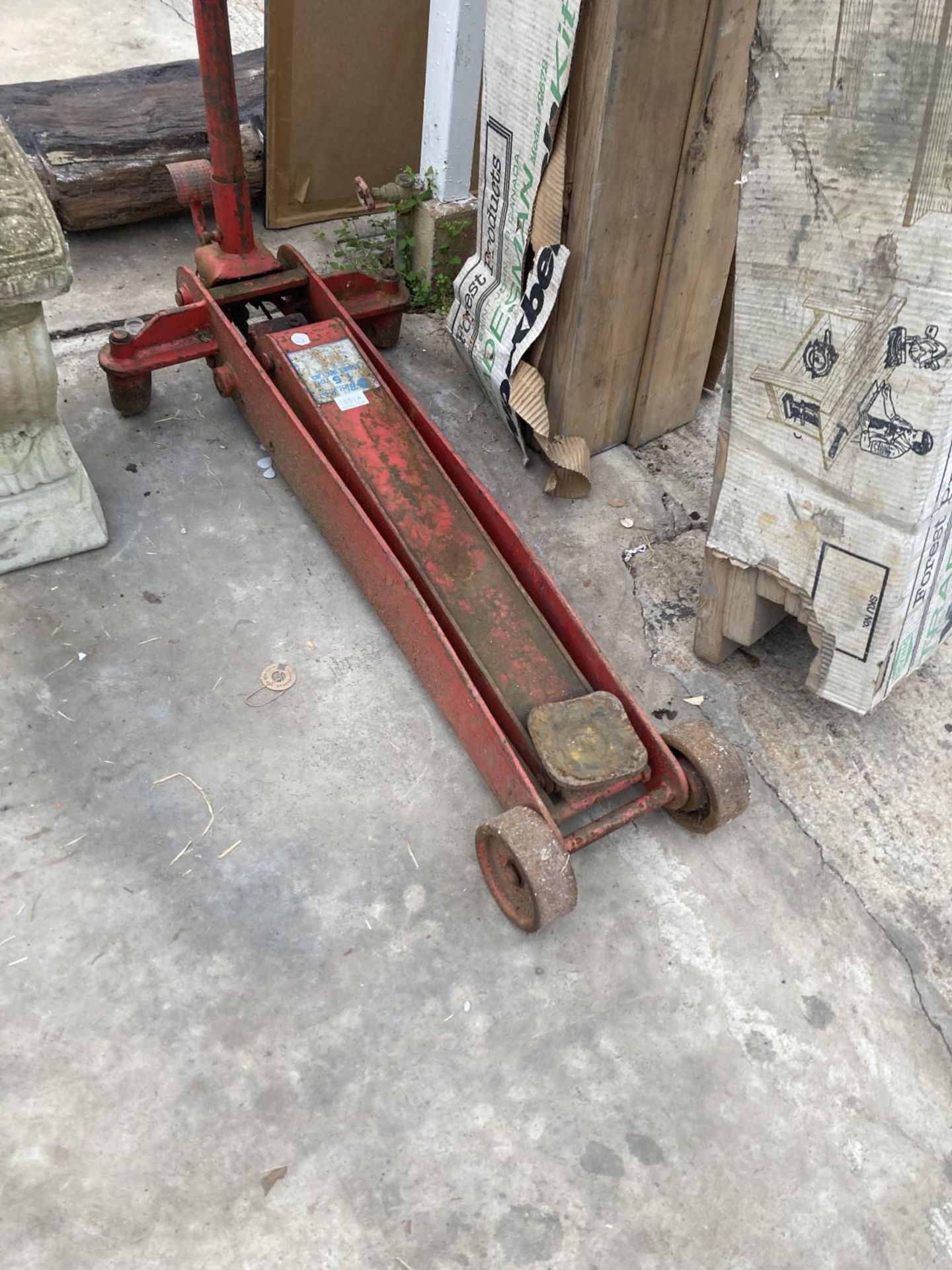 A HEAVY DUTY 5 TON TROLLEY JACK - Image 2 of 3