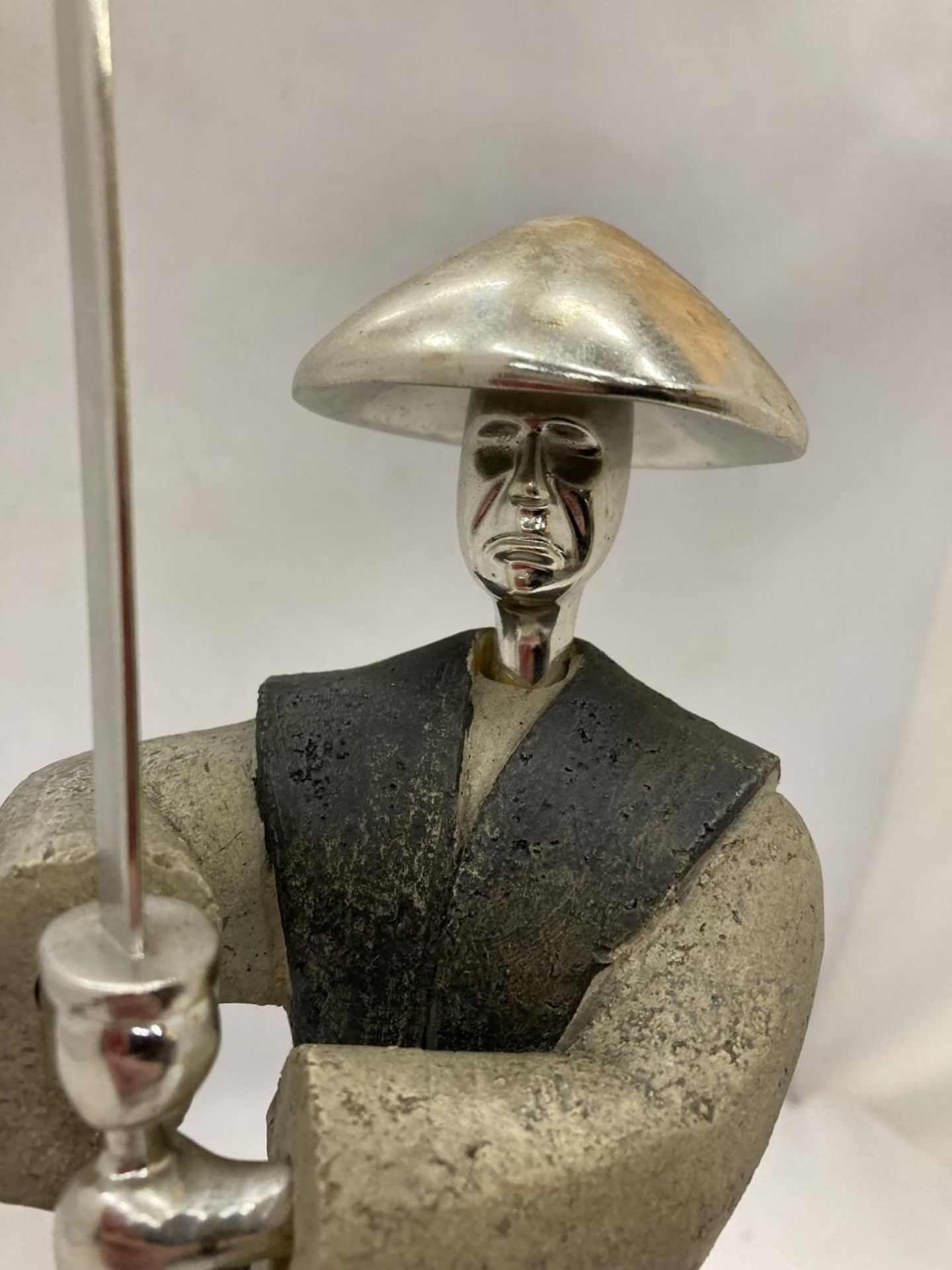 A MODEL OF A SAMURAI WARRIOR, HEIGHT 30CM - Image 2 of 3