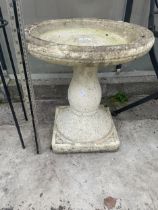 A LOW DECORATIVE CONCRETE BIRDBATH (H:44CM)