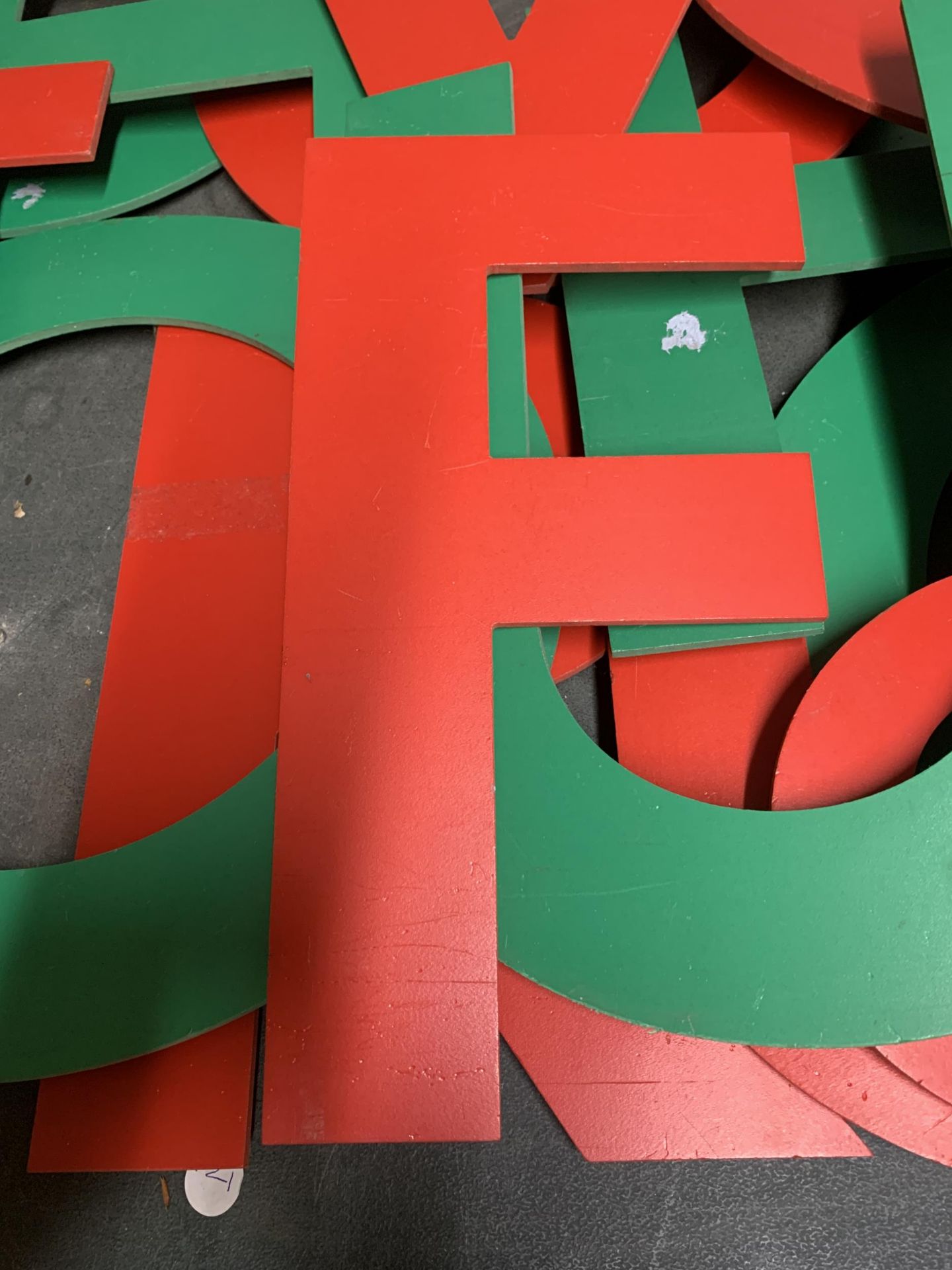 A QUANTITY OF WOODEN LETTERS AND NUMBERS - Image 3 of 3