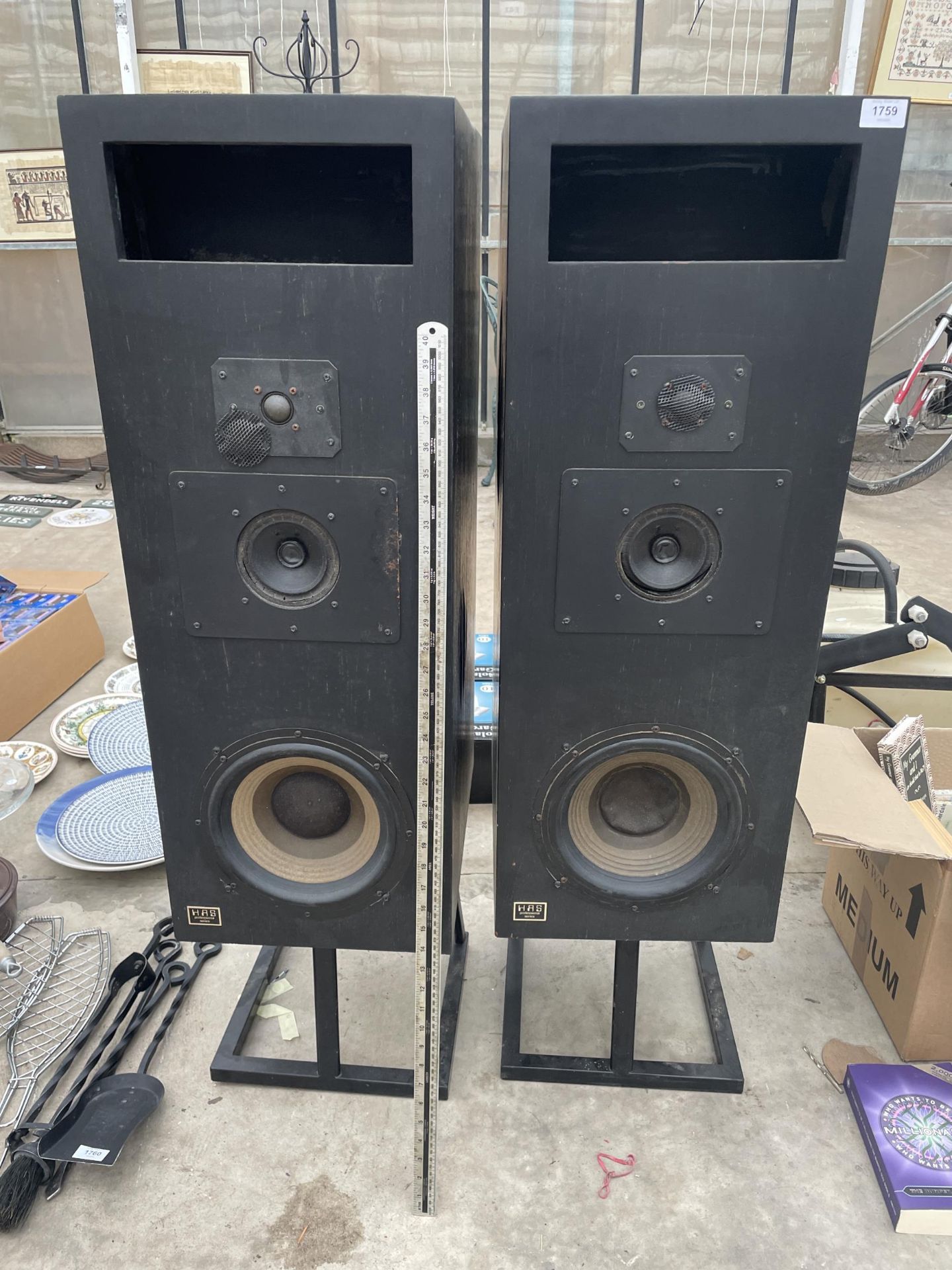 A PAIR OF TALL HAS PROFESSIONAL SERIES SPEAKERS