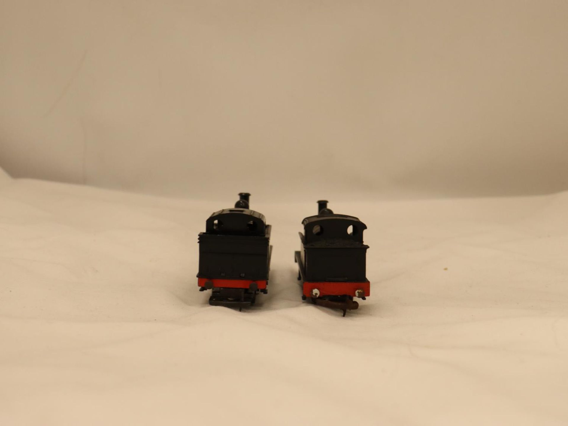 TWO TRI-ANG TANK ENGINES - Image 3 of 5