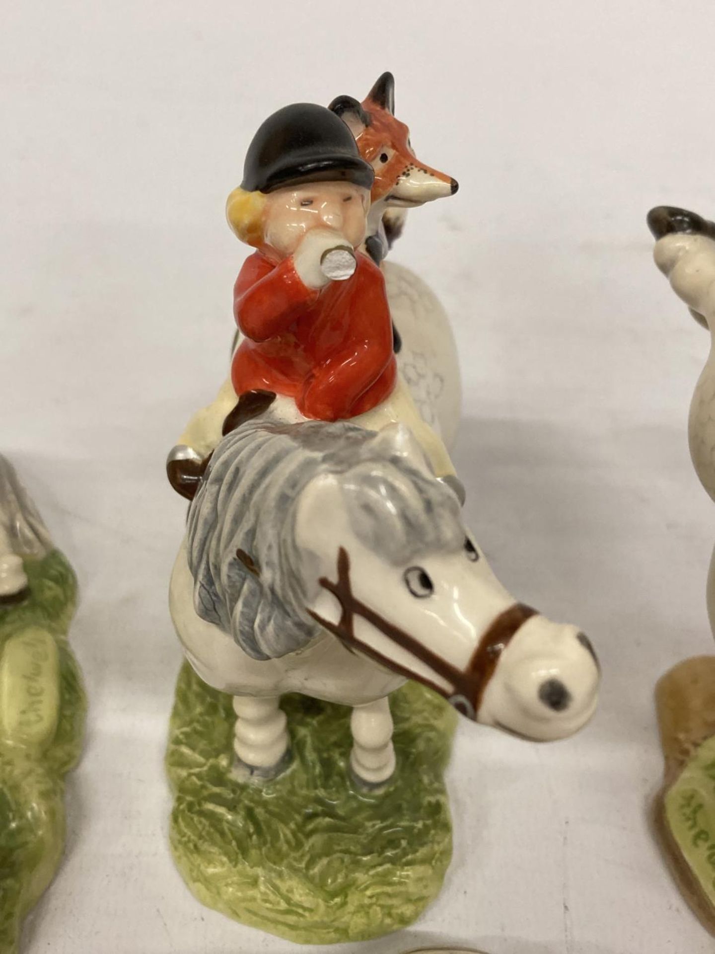 FOUR BESWICK THELWELL FIGURES - TWO A/F - Bild 4 aus 5