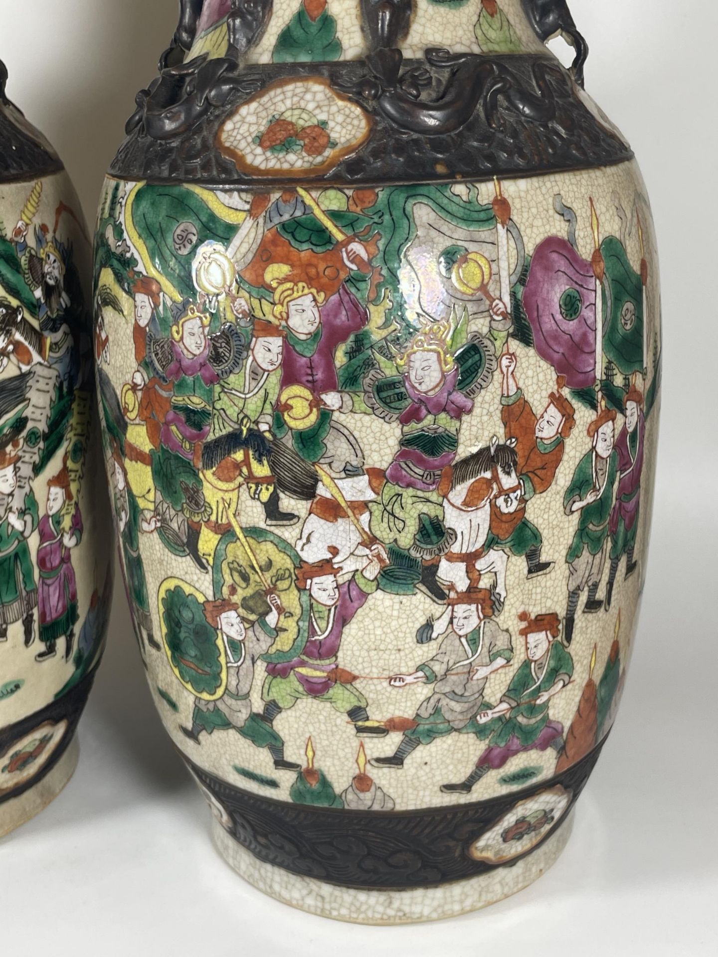 A HUGE PAIR OF CHINESE LATE 19TH / EARLY 20TH CENTURY CRACKLE GLAZE PORCELAIN VASES DEPICTING - Image 3 of 8