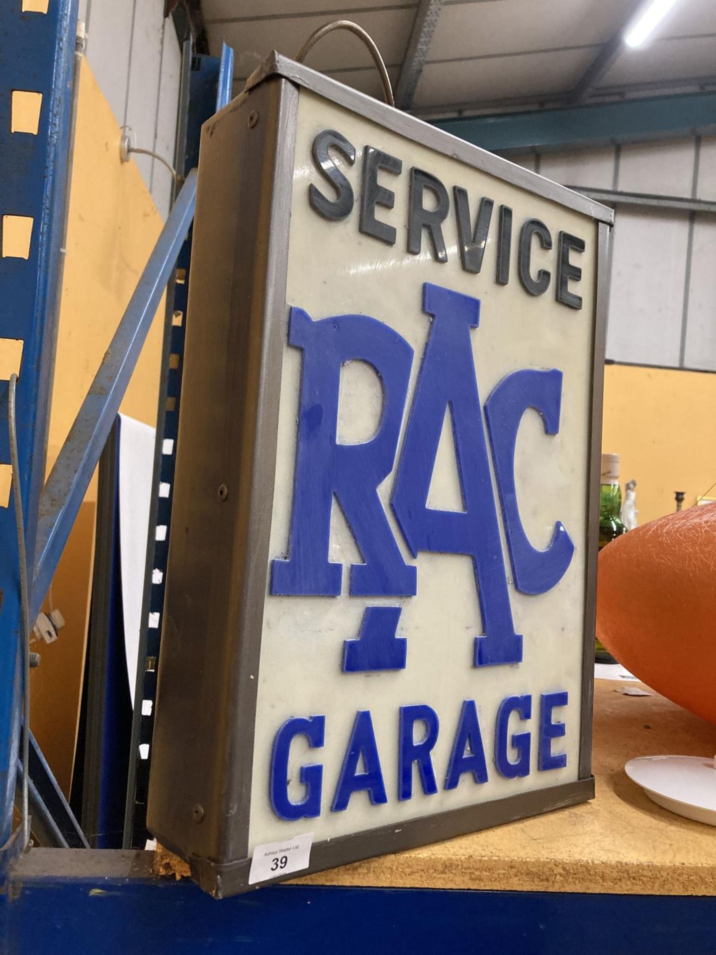 AN RAC SERVICE GARAGE ILLUMINATED LIGHT BOX SIGN - Image 2 of 2