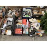 AN ASSORTMENT OF HOUSEHOLD CLEARANCE ITEMS TO INCLUDE CERAMICS AND BOOKS ETC