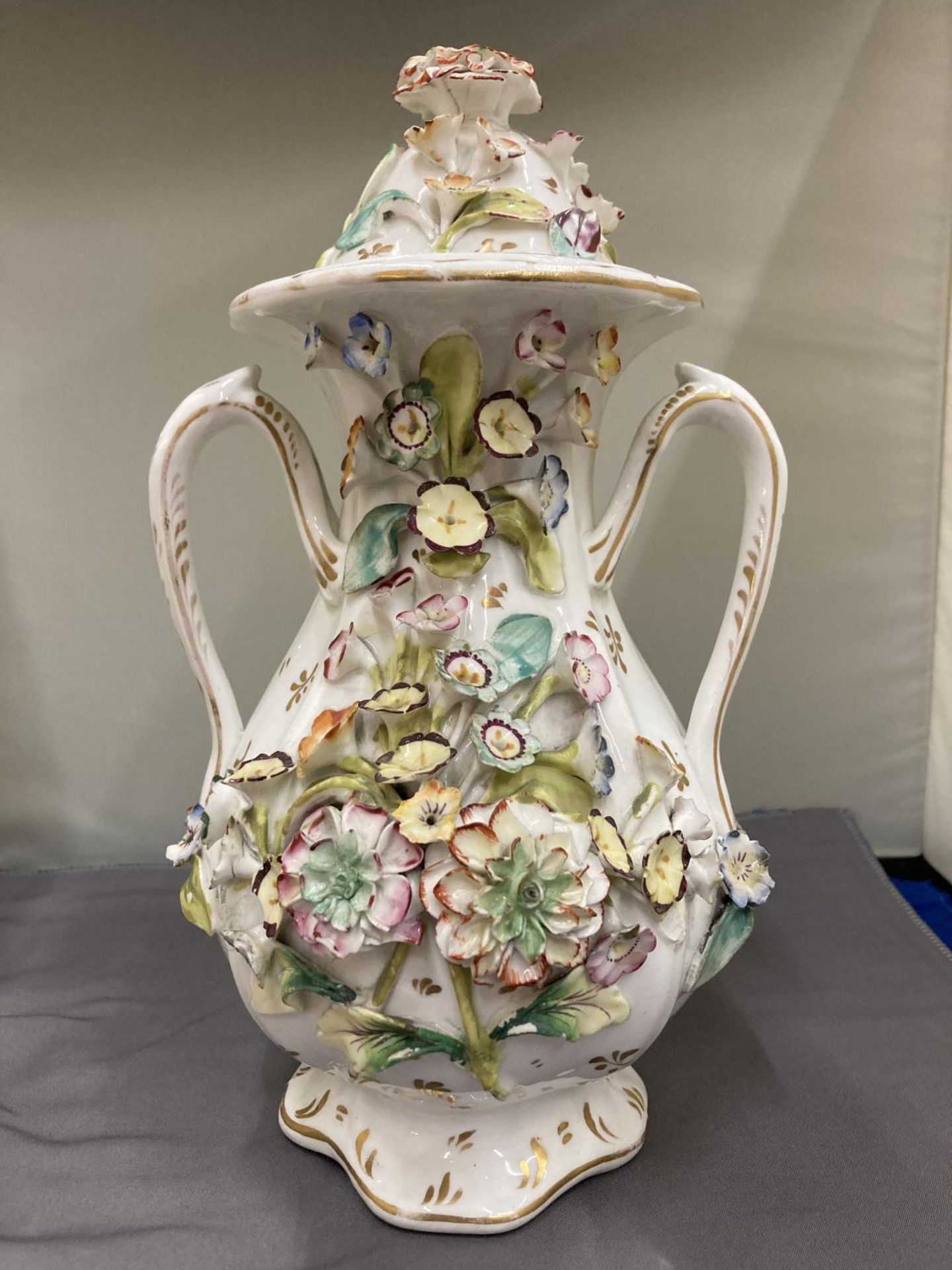 A COALBROOK DALE TWO HANDLED FLORAL POT - Image 3 of 4