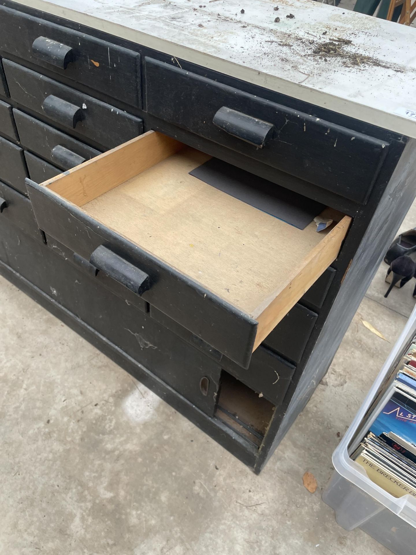 A VINTAGE 27 DRAWER HABERDASHERY CABINET WITH 25 SHORT DRAWERS AND TWO BOTTOM SLIDING DRAWERS, - Image 3 of 7