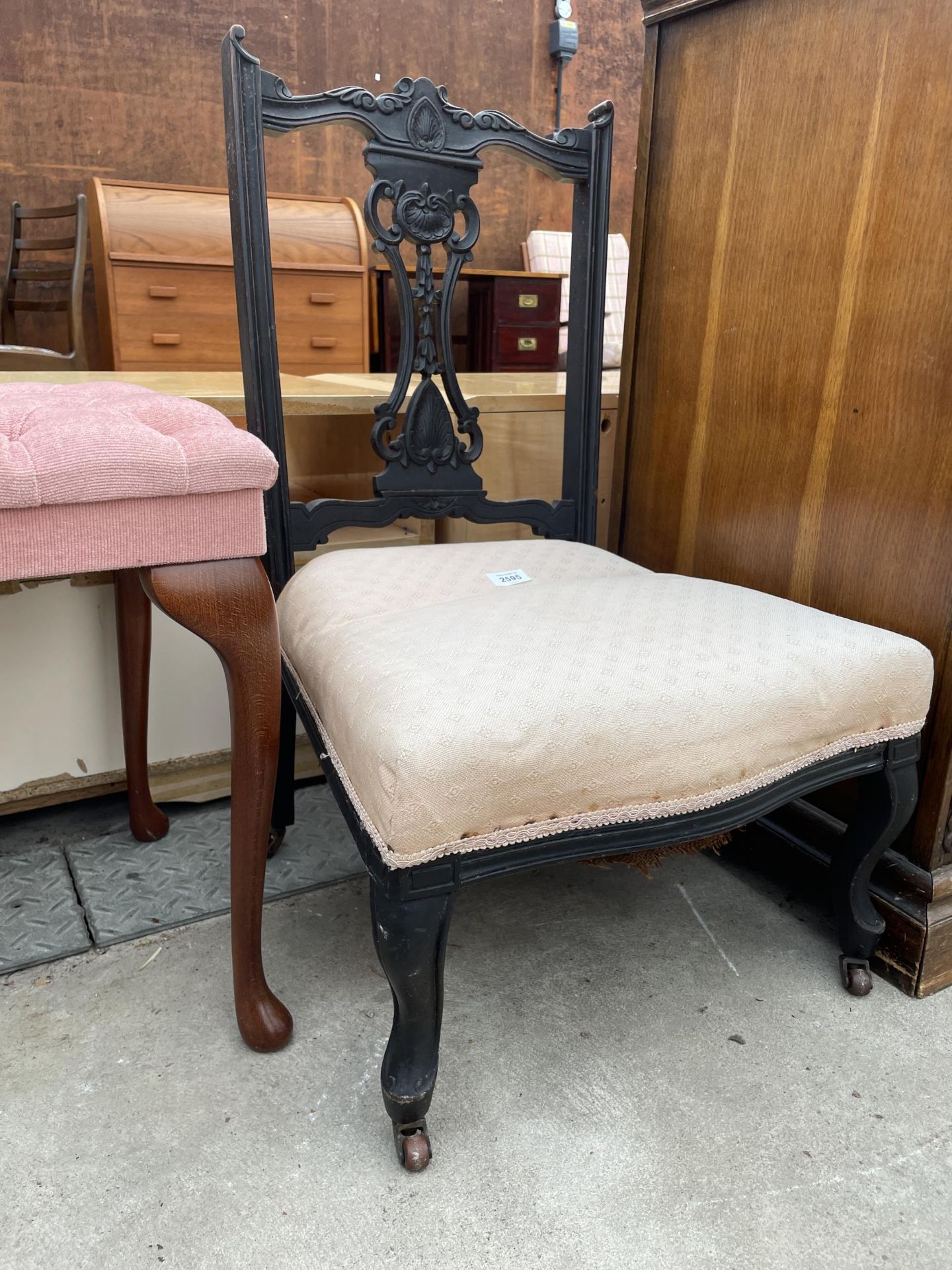 AN EDWARDIAN EBONISED NURSING CHAIR AND TWO MODERN STOOLS - Image 3 of 3