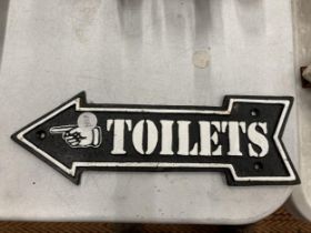 A CAST 'TOILET' SIGN, LENGTH 28CM