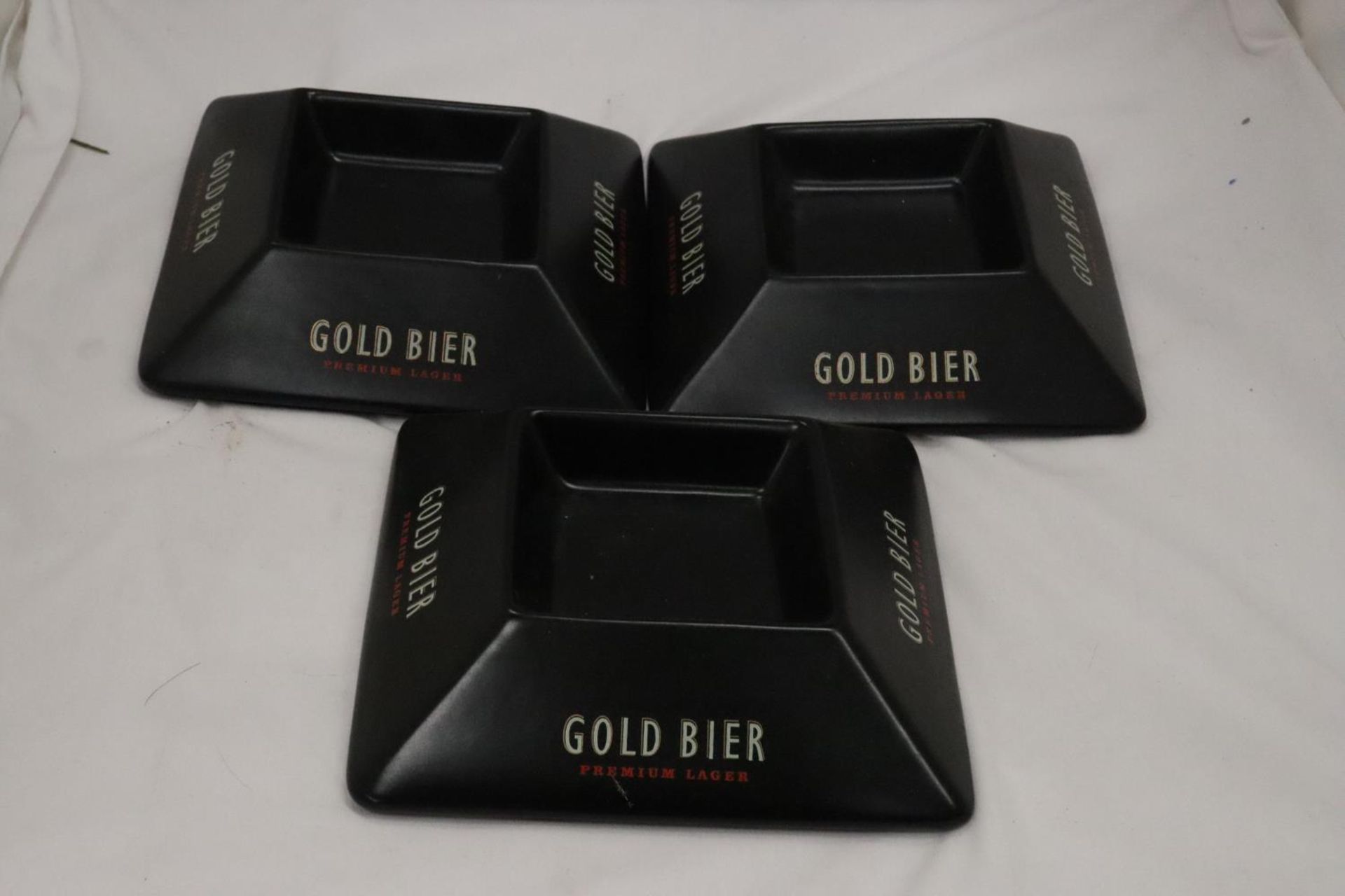 THREE GOLD BIER CERAMIC PYRAMID ASHTRAYS - Image 2 of 3