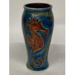 AN ANITA HARRIS SEAHORSE VASE SIGNED IN GOLD