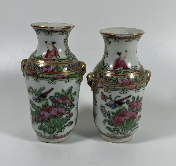 A PAIR OF 19TH CENTURY CHINESE CANTON FAMILLE ROSE MINIATURE VASES WITH FIGURAL DESIGN, HEIGHT 12. - Image 3 of 7
