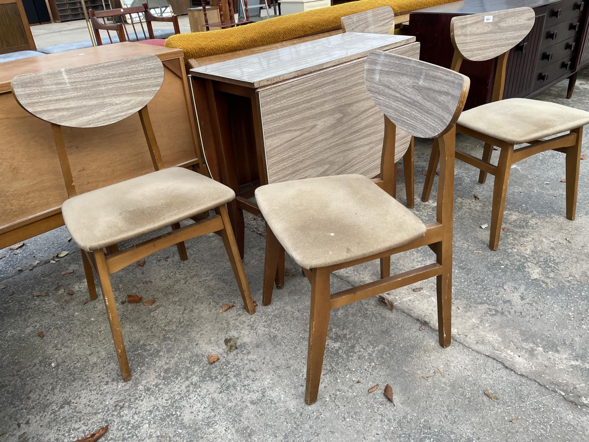 A RETRO FORMICA TOP DROP-LEAF KITCHEN TABLE AND FOUR MATCHING CHAIRS - Image 3 of 3