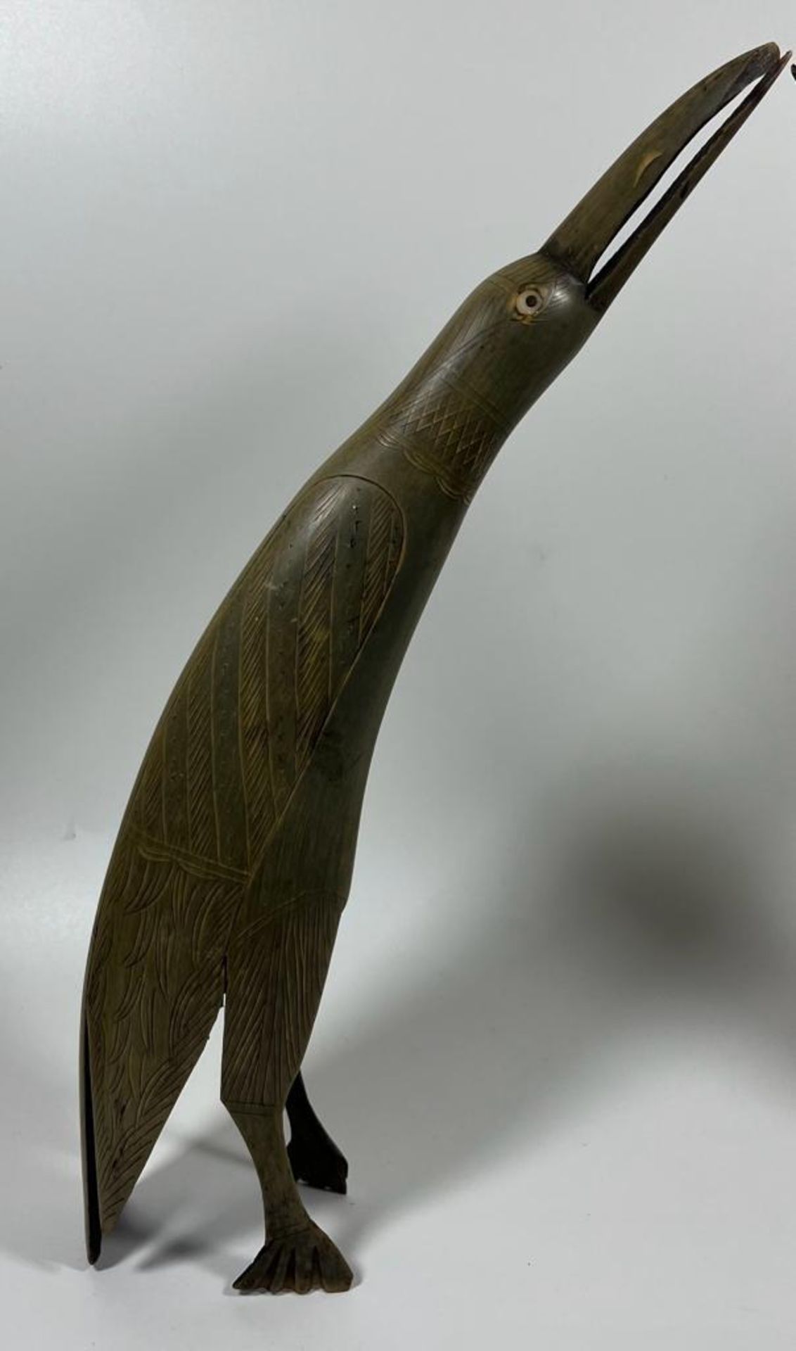 A PAIR OF VINTAGE HORN EFFECT BIRD FIGURES, HEIGHT 29 CM - Image 2 of 5