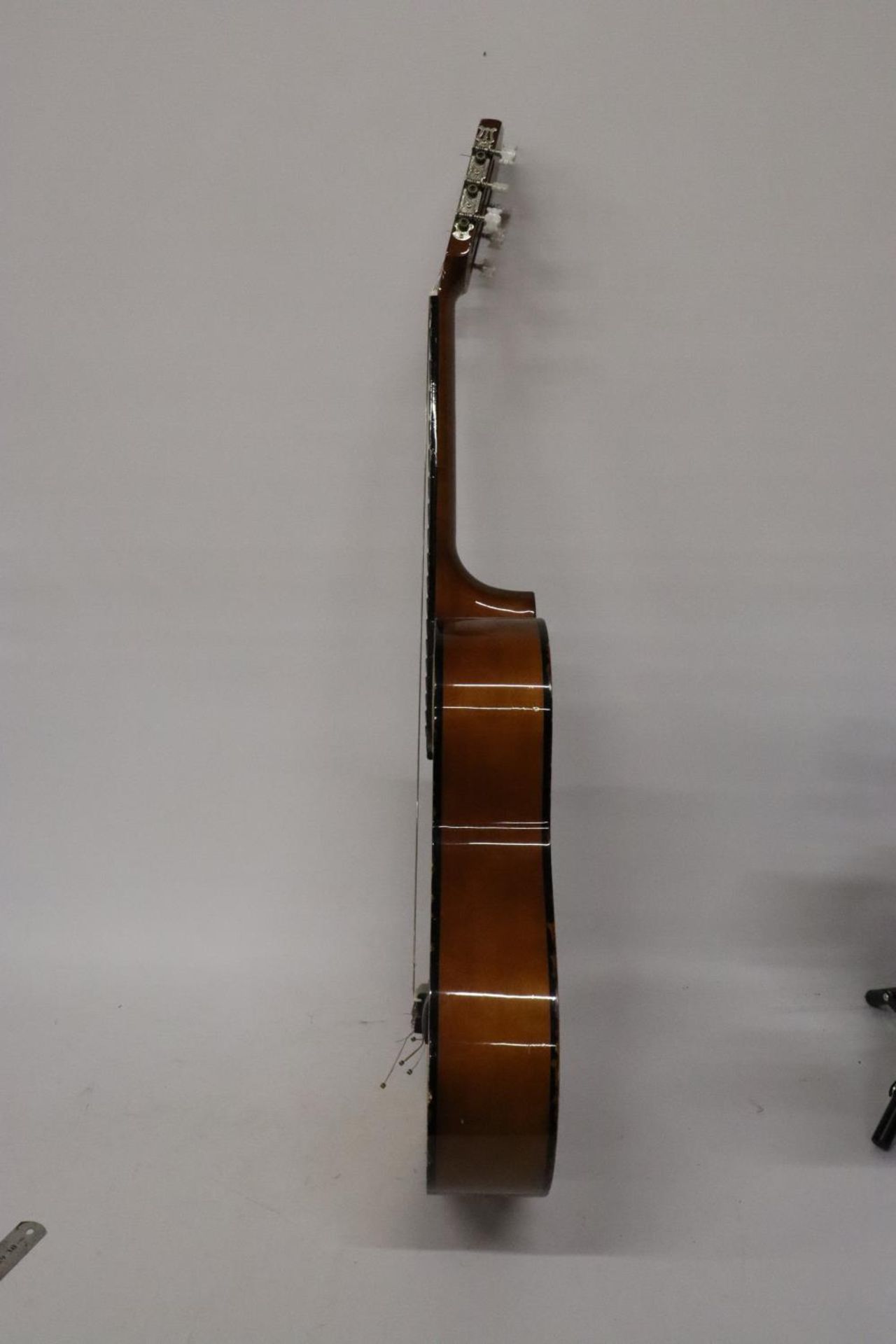 AN ELECA ACOUSTIC GUITAR - Image 5 of 8