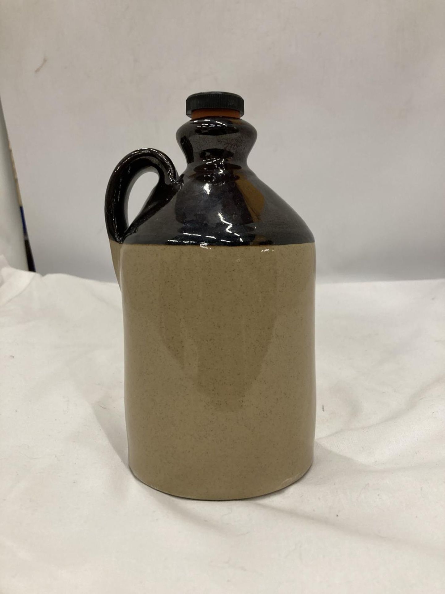 A HEAVY BOXED HOLSTEN BREWERY, WANDSWORTH, STONEWARE BOTTLE - Image 4 of 5