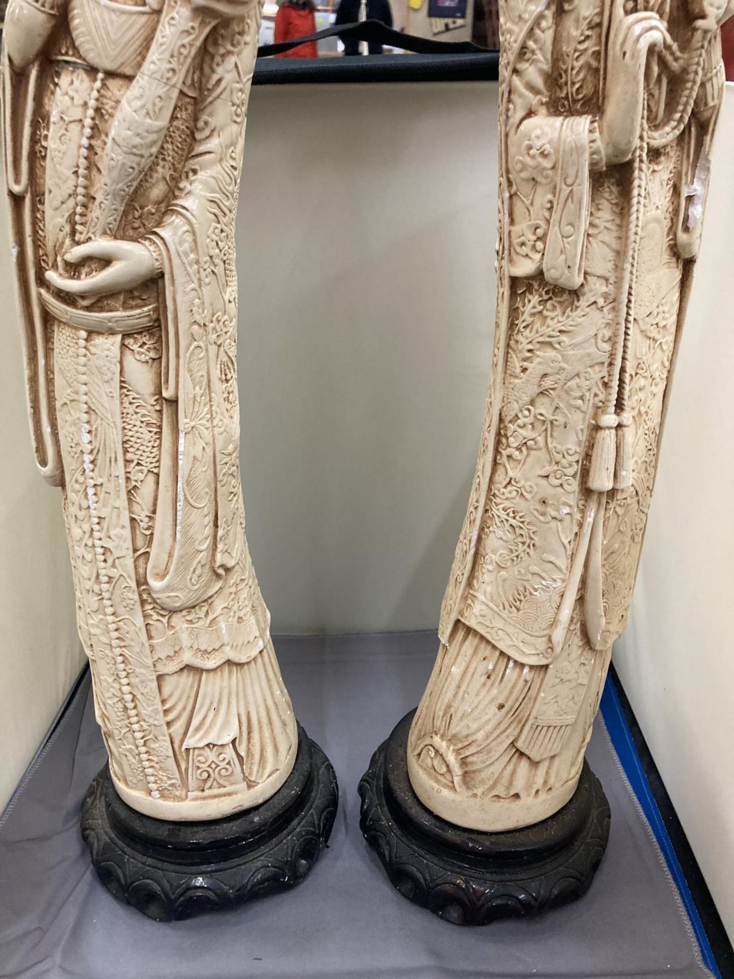 A PAIR OF ORIENTAL FIGURES - 22 INCH TALL - Image 3 of 4