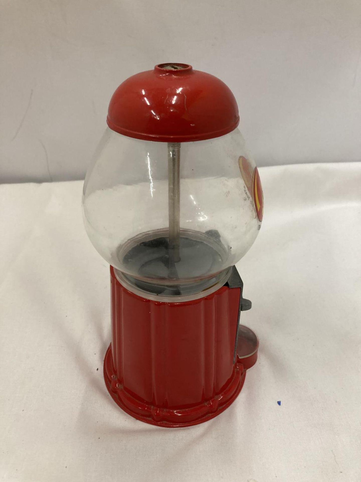 A VINTAGE STYLE JELLY BEAN MACHINE, HEIGHT 22CM - Image 2 of 3