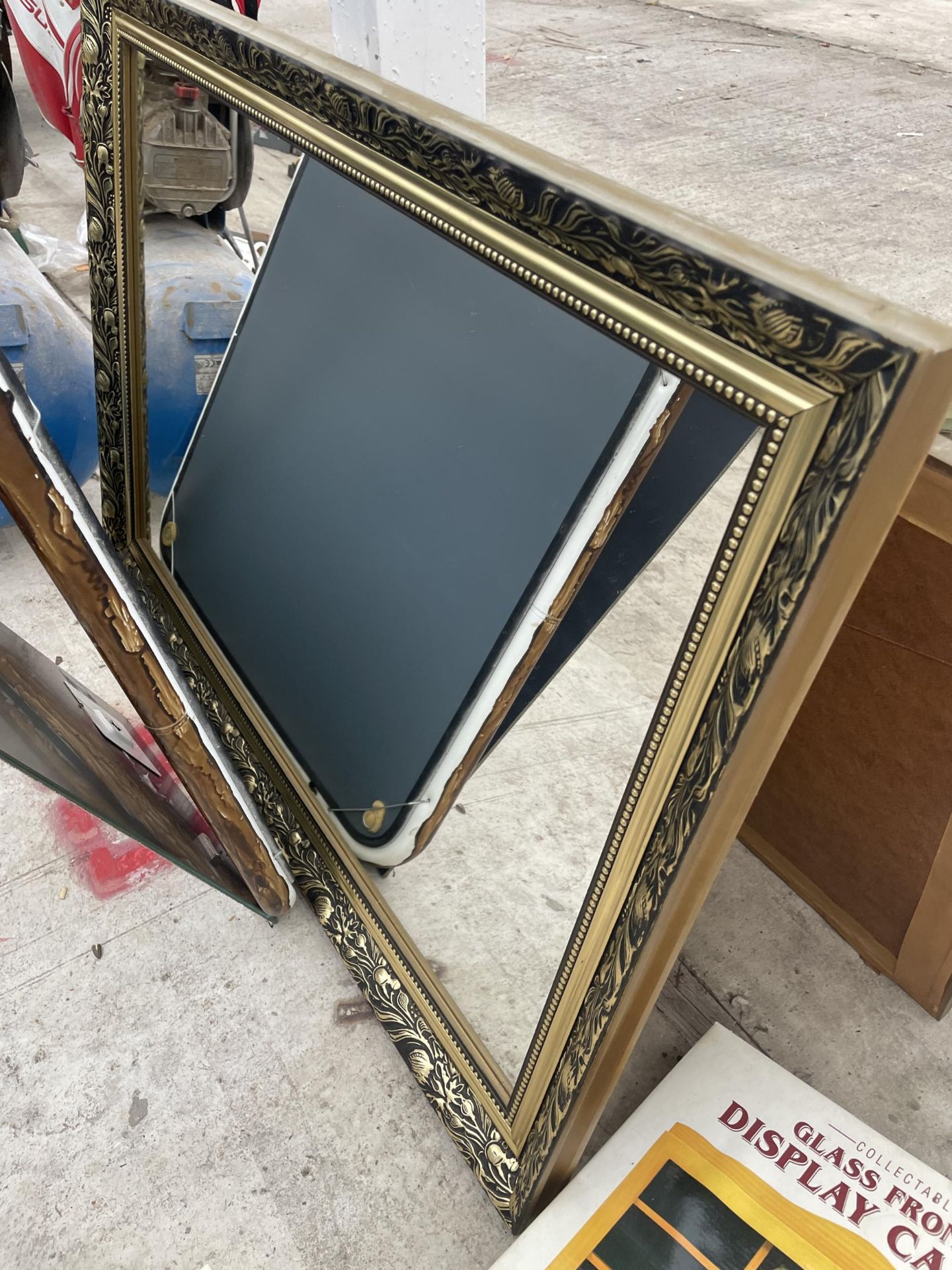 THREE VARIOUS FRAMED MIRRORS - Image 4 of 4