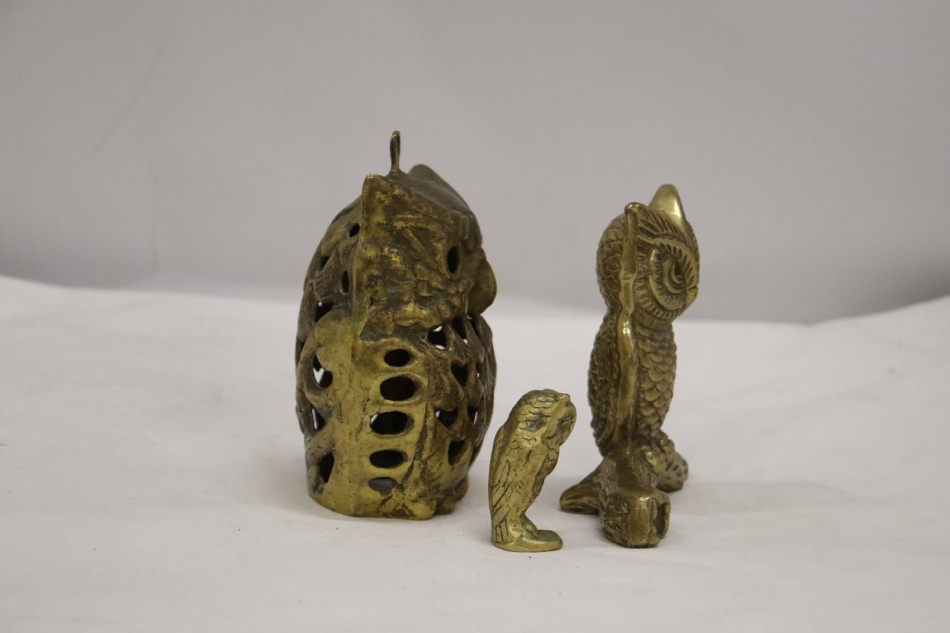 THREE BRASS OWLS, LARGEST 13CM - Image 2 of 4