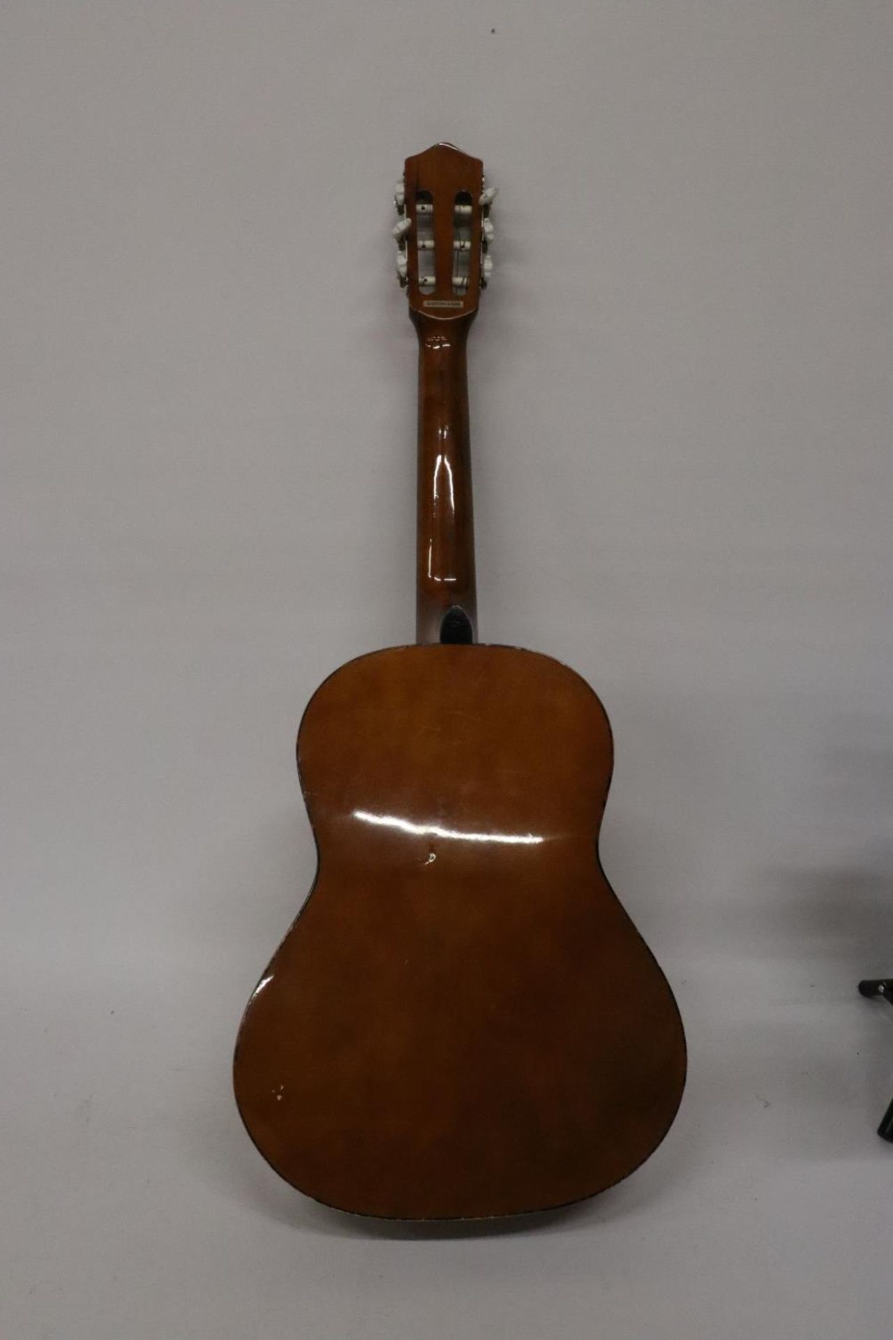 AN ELECA ACOUSTIC GUITAR - Image 7 of 8