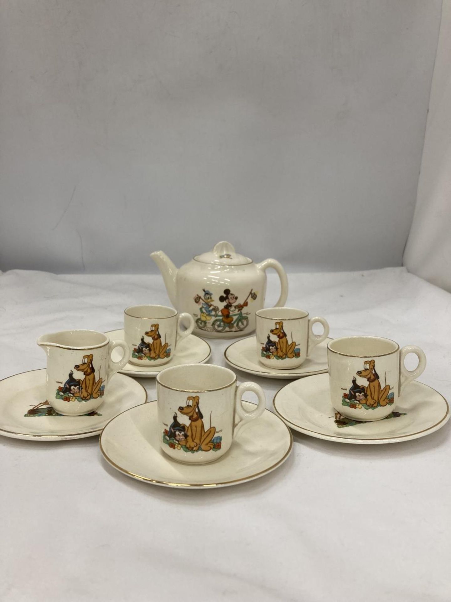 A BESWICK MICKEY MOUSE AND DISNEY CHILD'S TEASET - Image 2 of 5