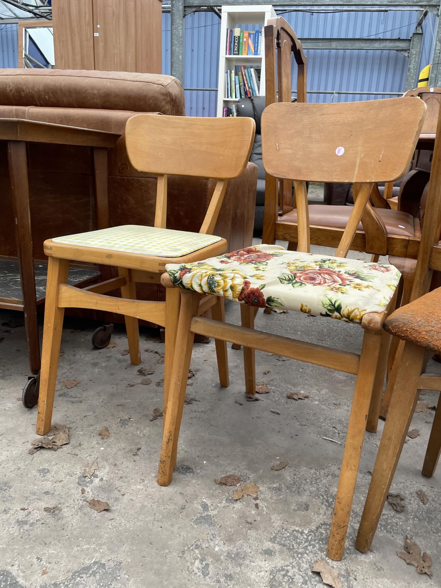 A PAIR OF SMALL RETRO KITCHEN CHAIRS AND A PAIR OF RETRO DRESSING STOOLS - Image 3 of 3