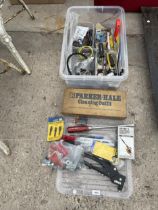 AN ASSORTMENT OF HAND TOOLS TO INCLUDE A POT RIVOTER AND SCREW DRIVERS ETC
