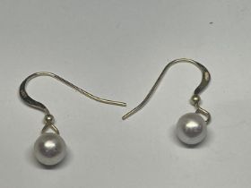A PAIR OF 14 CARAT GOLD AND PEARL EARRINGS GROSS WEIGHT .95 GRAMS