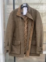 A MENS P.G. FIELD 100% WOOL TWEED COAT (SIZE MEDIUM)