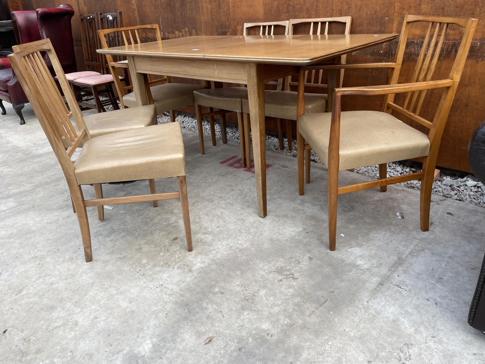 A GORDON RUSSELL RETRO TEAK EXTENDING DINING TABLE, 42 X 31" (LEAF 18") AND SIX DINING CHAIRS, TWO - Image 4 of 6