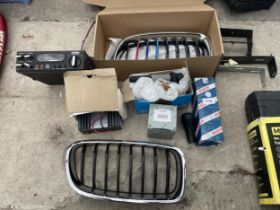 A COLLECTION OF AUTOMOBILE PARTS AND SPARES TO INCLUDE GRILLS, A GEMINI TANSCEIVER, ETC