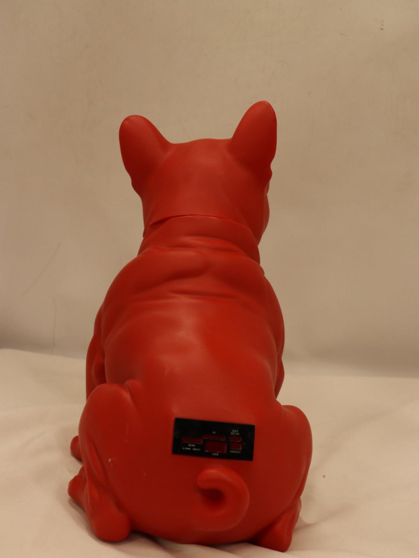 A LARGE RED 'MR COOL' BULLDOG WITH SUNGLASSES, HEIGHT 30CM - Image 4 of 4