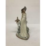 A LLADRO ‘TIME FOR REFLECTION’ FIGURE OF A GIRL IN GARDEN SCENE RESTING AGAINST A COLUMN WALL - A/F