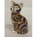 A ROYAL CROWN DERBY SITTING CAT WITH SILVER STOPPER