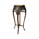 A TALL CHINESE QING 19TH CENTURY CARVED ROSEWOOD JARDINIERE STAND WITH MARBLE TOP, HEIGHT 91CM