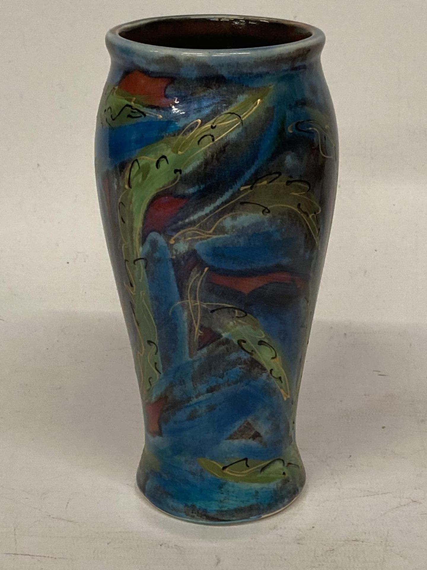 AN ANITA HARRIS SEAHORSE VASE SIGNED IN GOLD - Image 2 of 3
