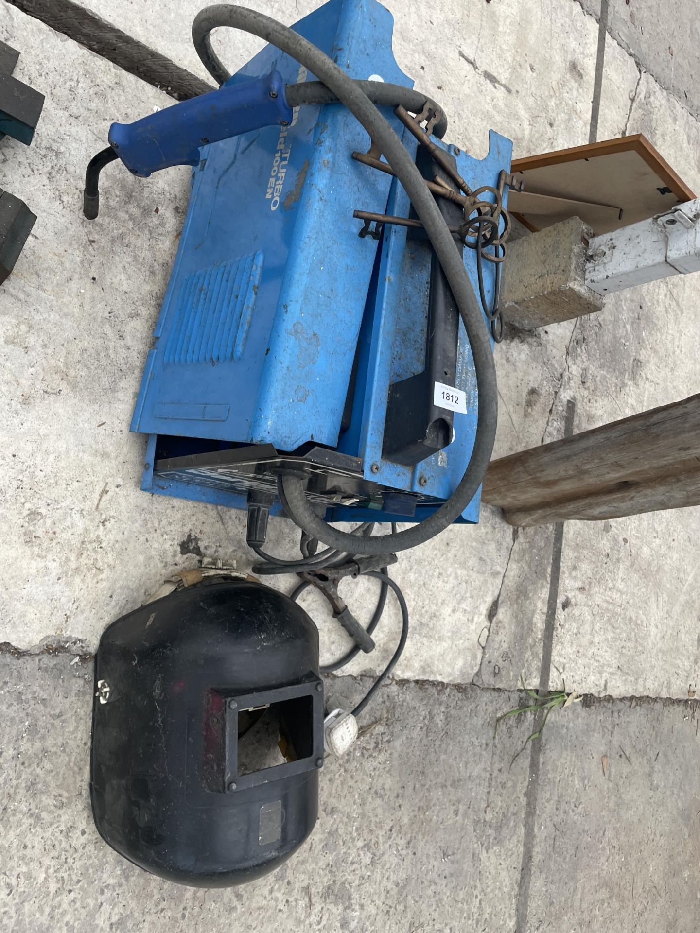 A CLARKE TURBO WELD 100EN MIG WELDER COMPLETE WITH MASK