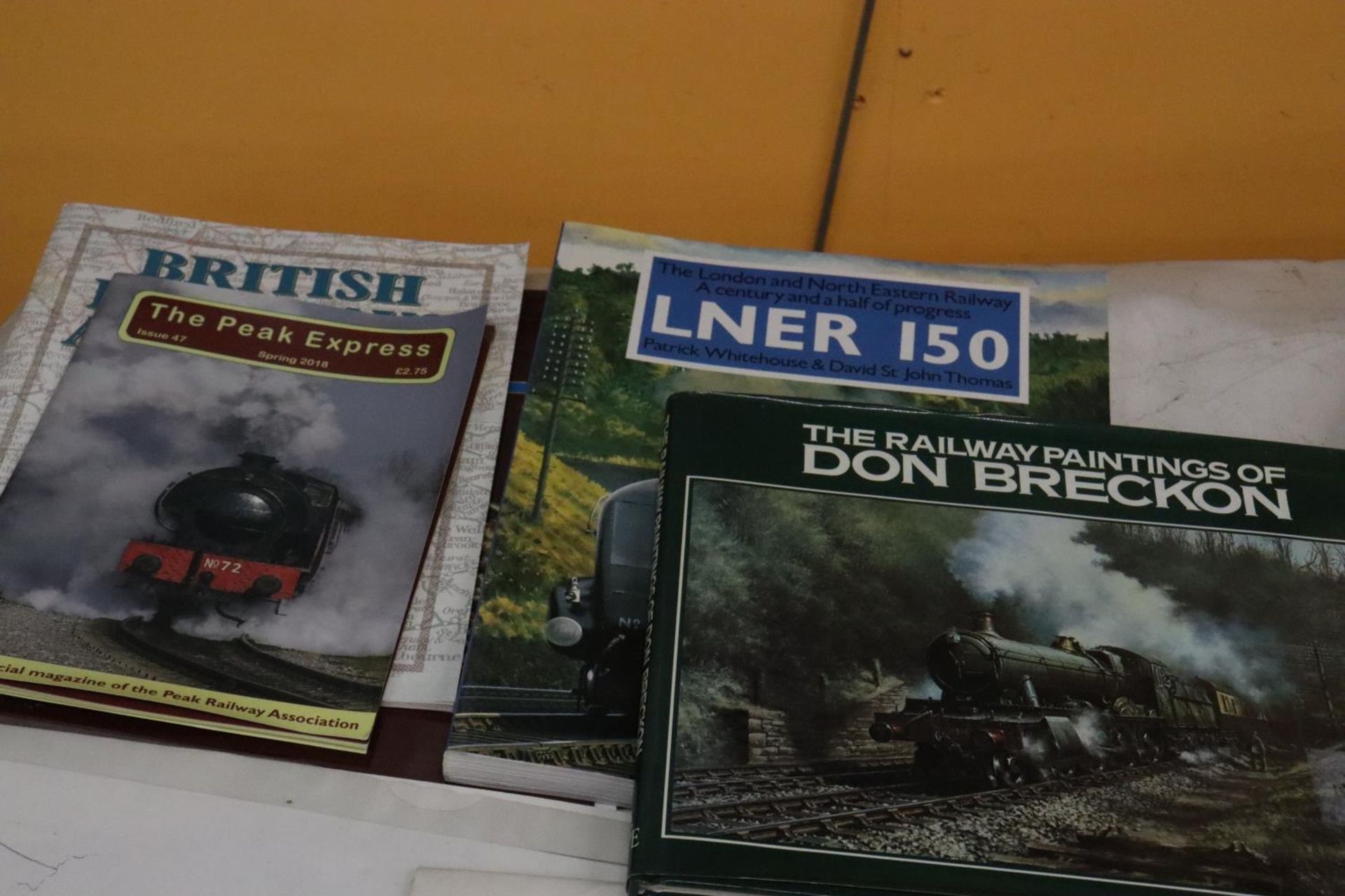 A COLLECTION OF RAILWAY RELATED ITEMS, PRINTS, BOOKS ETC - Image 4 of 4