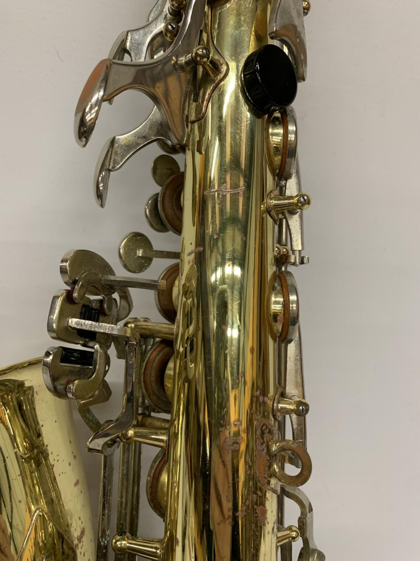 A YAMAHA SAXOPHONE WITH CASE AND A TEACHING BOOK - Image 16 of 24