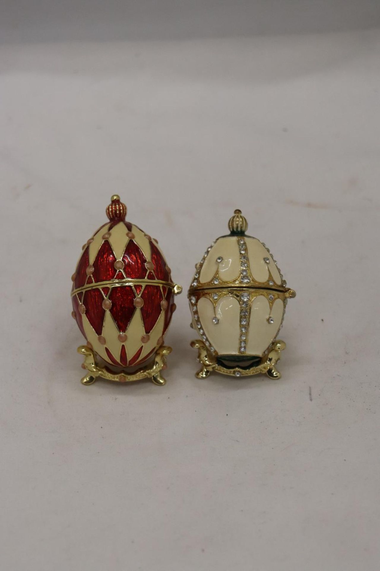 TWO DECORATIVE ENAMELLED EGG TRINKET BOXES ON STANDS - Image 2 of 6