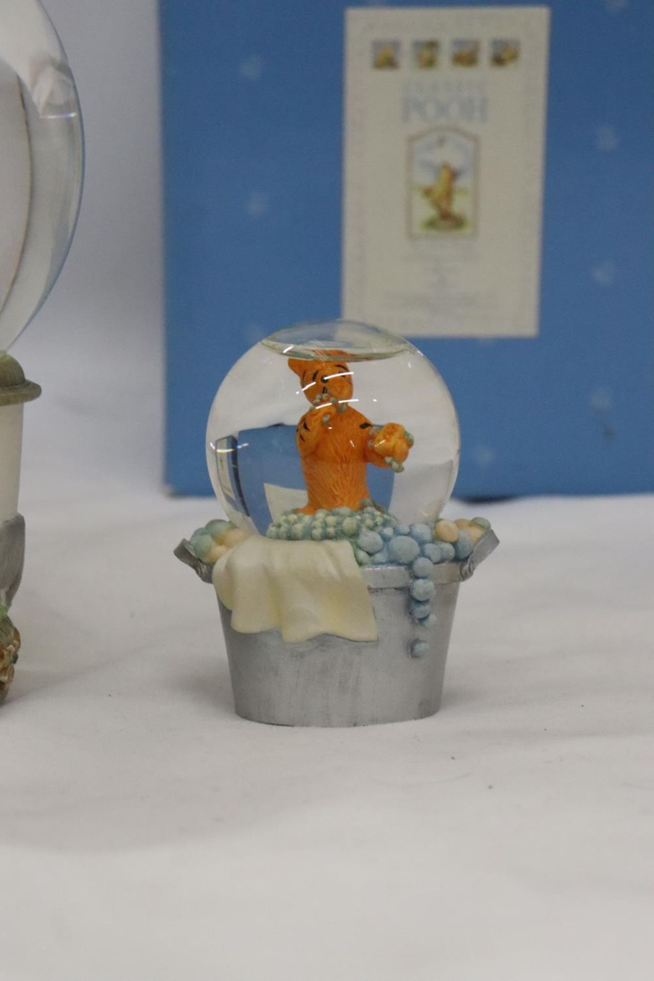 TWO BORDER FINE ARTS WINNIE THE POOH WATERBALLS, A LARGE WINNIE THE POOH AND PIGLET AND A SMALL - Image 3 of 4