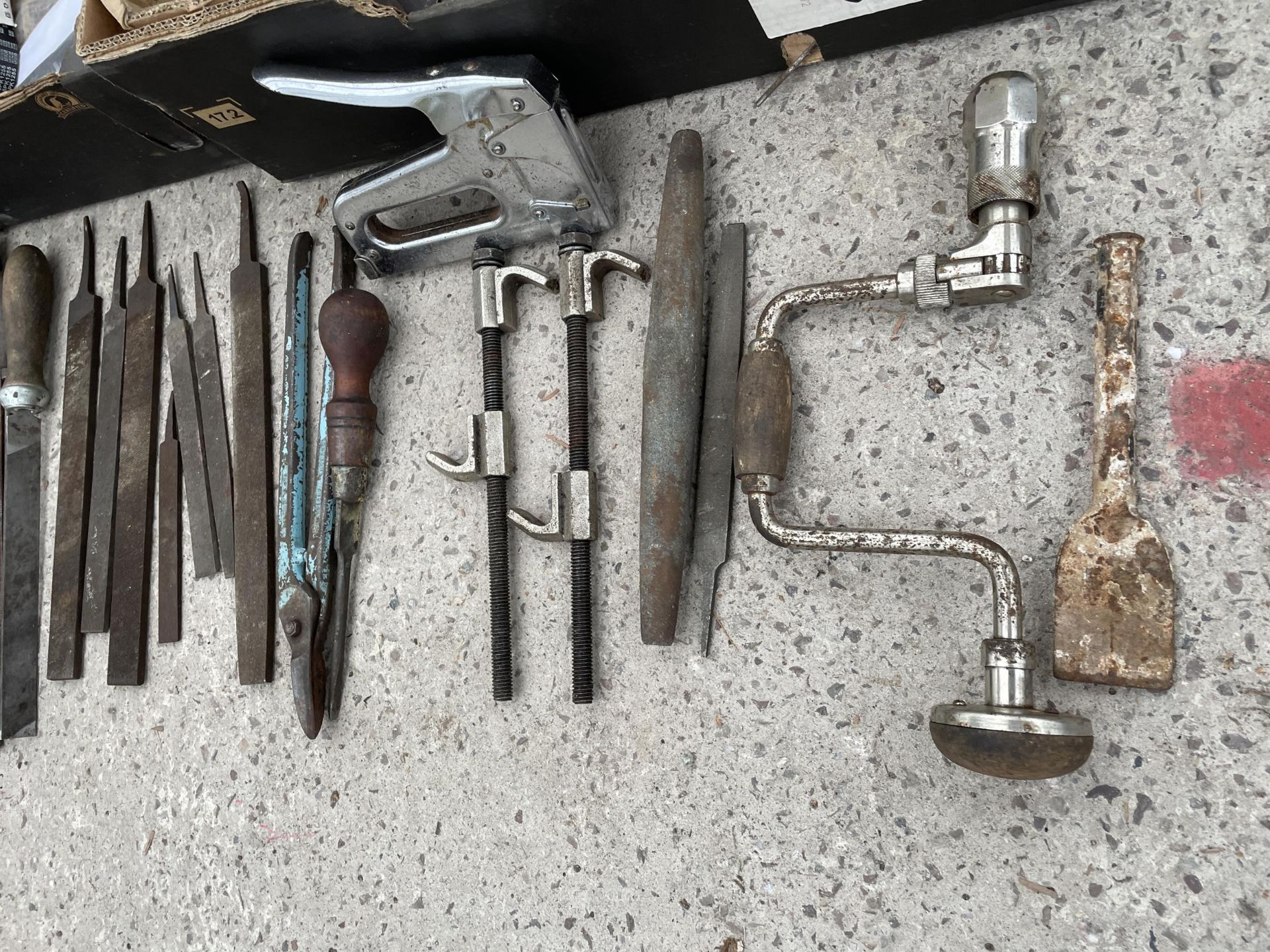 AN ASSORTMENT OF VINTAGE HAND TOOLS TO INCLUDE FILES, A BRACE DILL AND SPANNERS ETC - Image 2 of 5